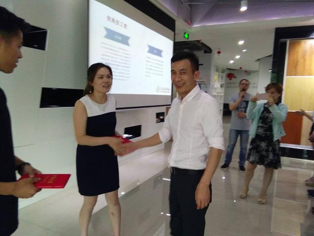 南京辦公室裝修設(shè)計公司